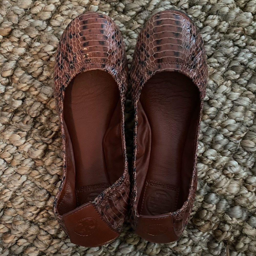 Tory Burch Eddie Snake in Adobe
